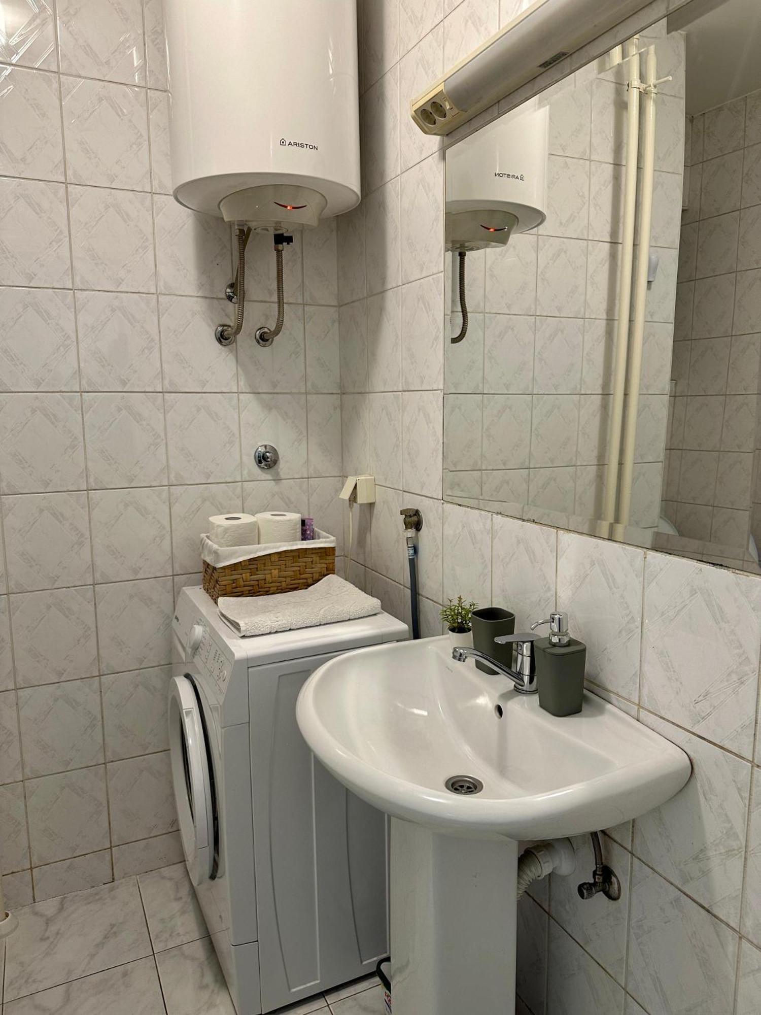7 Emperors Central Suite Belgrad Exteriör bild